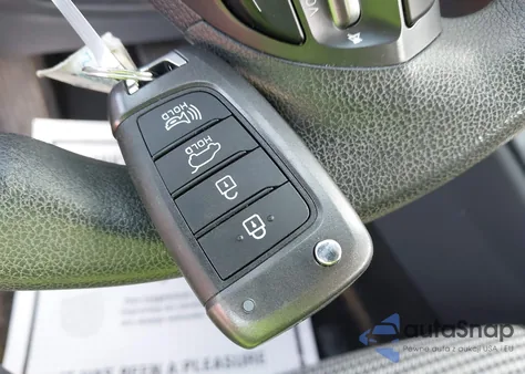 2020 Hyundai Kona Se z USA, uszkodzony, nr VIN KM8K12AA7LU584222